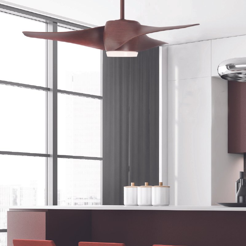 tavanski ventilator drven so svetlo